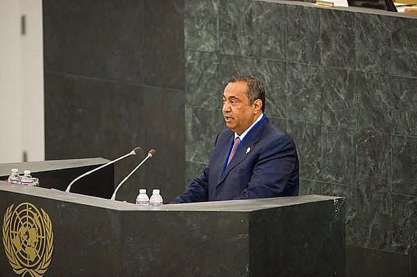 السهلاوي.. توجه لزيادة الضريبة على السجائر وايجاد بديل عن دعم السكر حفاظا على الصحة