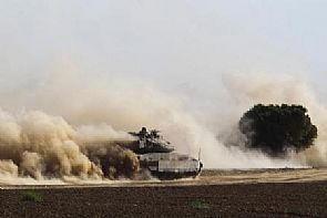 عباس يطالب بإقناع حماس بالتهدئة، وواشنطن تحذر إسرائيل، ومطالب دولية بضبط النفس