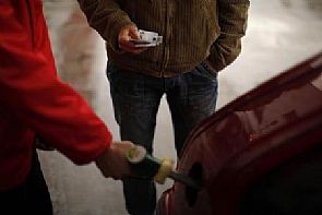 صعود النفط الأمريكي قرب 104 دولارات
