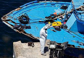 البحرية الإيطالية تنقذ 4 سفن تقل 800 مهاجر غير شرعي