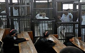 أحكام قضائية جديدة في مصر:الإعدام غيايبا بحق 10 متهمين، والمؤبد بحق 37 آخرين من بينهم ‘المرشد’