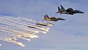 غارات جوية على فلسطين:طائرات إسرائيلية تهاجم عشرة أهداف في غزة