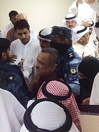 البراك يصل قاعة المحكمة وسط إجراءات أمنية مشددة