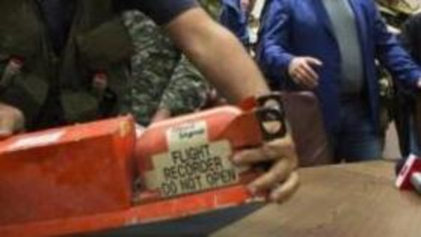 الجزائر تسترجع الصندوقين الأسودين للطائرة المنكوبة