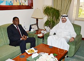 محافظ الأحمدي التقى سفير جمهورية توغو