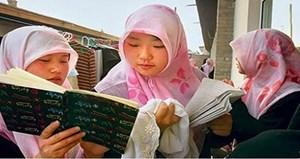 مدينة صينية تحظر على المحجبات والملتحين ركوب الحافلات