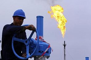 برنت يتراجع دون 105 دولارات