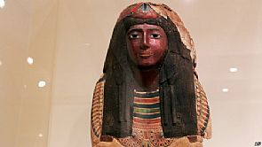 متحفان بريطانيان يعاقبان بعد بيع تمثال فرعوني