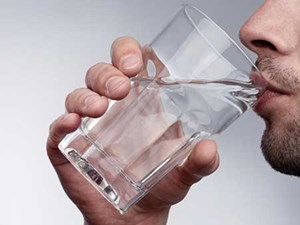 أفضل وأسوأ 5 مشروبات لخسارة الوزن