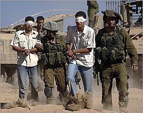 قوات الاحتلال تعتقل 22 فلسطينيا في القدس