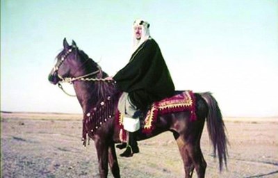 بالصور.. شاهد الصور النادرة التي نشرتها الصحف الفرنسية لملوك السعودية احتفاءً بزيارة ولي العهد
