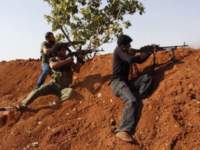 مقتل 5 عناصر من “حزب الله” وعشرات المسلحين في مواجهات على الحدود اللبنانية – السورية