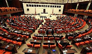 برلمان تركيا يوافق على إرسال قوات إلى العراق وسوريا