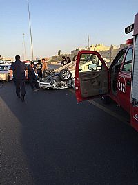 اصابة اشخاص بانقلاب مركبة على الدائري السادس