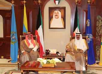 سمو ولي العهد يستقبل الشيخ الدكتور ابراهيم الدعيج وقنصل الكويت في غوانزو