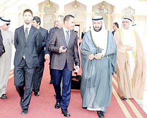 الغانم يغادر إلى إيطاليا على رأس وفد برلماني