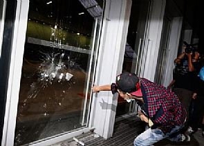 اقتحام البرلمان في هونغ كونغ