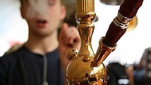 سنغافورة تحظر تدخين ‘الشيشة’