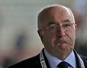 الفيفا يؤيد إيقاف رئيس اتحاد الكرة الإيطالي بسبب تعليقات ‘الموز’