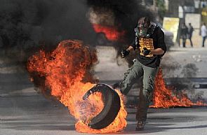 إلقاء عبوة ناسفة على نقطة إسرائيلية ببيت لحم