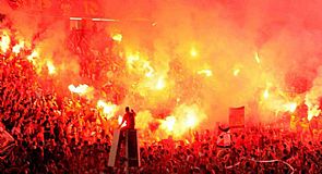 مصر: الداخلية تخلي استاد القاهرة,مجموعة من الالتراس اقتحمته قبل مباراة