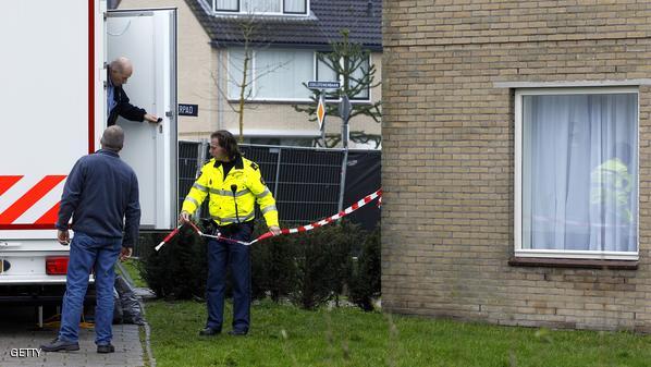 عرض زواج ينتهي بإخلاء 32 منزلا