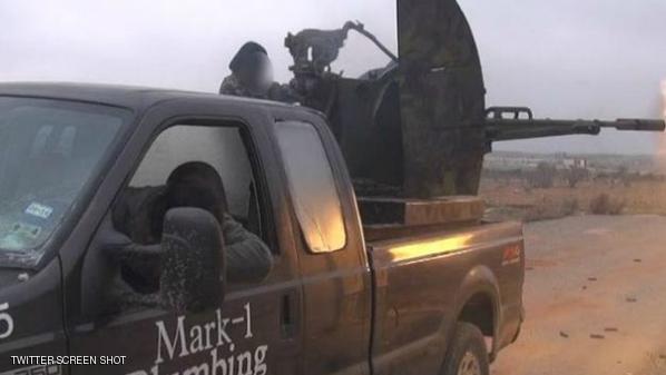 أميركي يكتشف أن سيارته “تقاتل” بسوريا