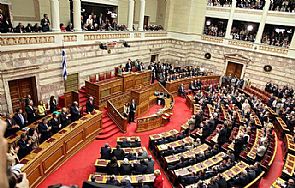 اليونان تحل البرلمان وتدعو لانتخابات مبكرة