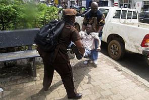 عدد قتلى الايبولا يرتفع مع انتشاره في سيراليون