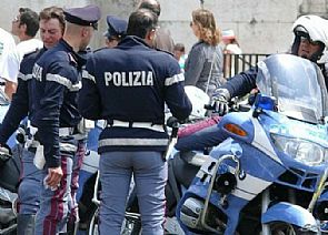 الشرطة الإيطالية تضبط عناصر من ‘تنظيم فاشي’ جديد