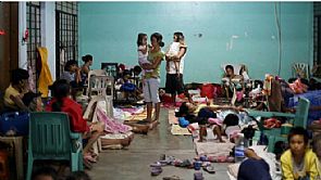 إعصار ‘هاغوبيت’ بالفلبين يبدأ بحصد الأرواح