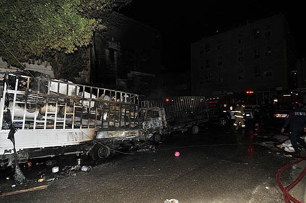 حريق هائل بالجليب يلتهم منزلين و 4 مركبات‎