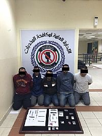 القبض على عصابة ‘مصرية’ بحوزتها كوكتيل مخدرات