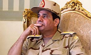 السيسي يأمر بجسر جوي لإجلاء المصريين في ليبيا