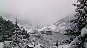 الثلوج تشل اوجه الحياة اليومية في إسطنبول