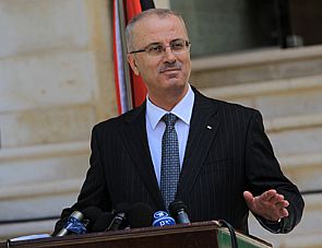 أمير البلاد يستقبل رئيس وزراء دولة فلسطين