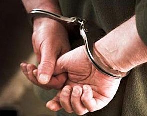 القبض على وافدين عربيين بحوزتهما حشيش وأفيون وكوكايين ومؤثرات عقلية