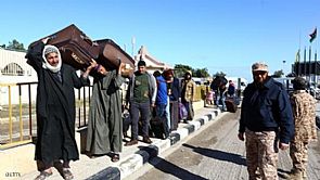 إجلاء 21 ألف مصري من العالقين في ليبيا برا