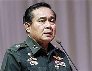 رئيس وزراء تايلند يطالب بتطبيق الاحكام العرفية