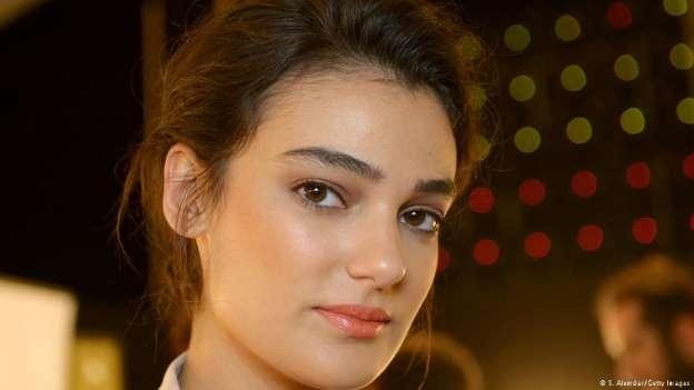 جميلة جميلات تركيا تواجه السجن والسبب أردوغان