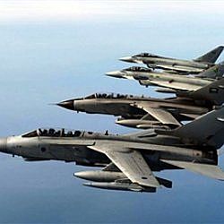 اليمن : مقاتلات خليجية تشارك بعملية عاصفة الحزم و 15 من الكويت