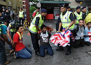 ماليزيا تعتقل زعماء المعارضة قبيل مسيرة احتجاجية