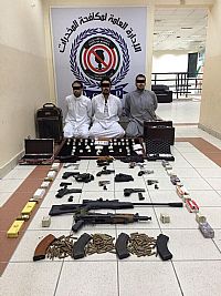 ضبط 3 مواطنين بمخدرات واسلحة