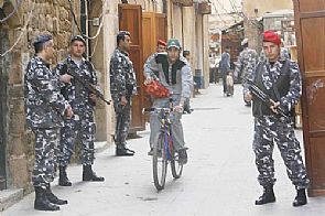 لبنان يوقف ثلاثة أشخاص خطفوا منشقين عن الجيش السوري