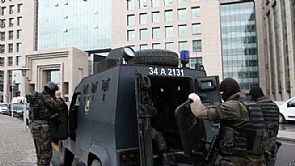 استنفار في تركيا:جماعة يسارية تحتجز قاض داخل المحكمة وتهدد بقتله