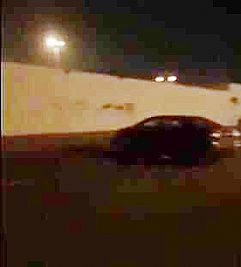 بالفيديو…يصدم سيارته عمداً.. طمعاً في ‘التأمين’
