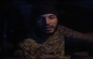 احد افراد داعش ثمل في سيارته المفخخة قبل تفجير نفسه “الحور العين في انتظاري”