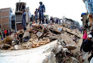 ارتفاع عدد قتلى زلزال نيبال إلى 3300