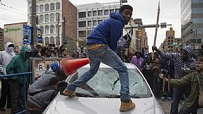 أمريكا تفتح تحقيقاً في وفاة مواطن أسود ‘تعذيباً’