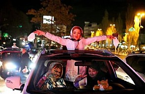 الإيرانيون يحتفلون بالإتفاق النووي